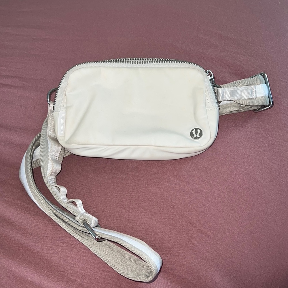 Lululemon belt bag